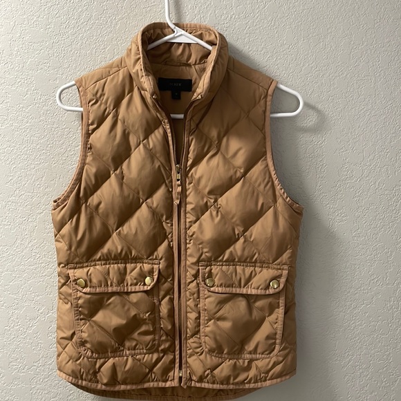 J. Crew Jackets & Blazers - J. Crew Excursion Down Quilted Vest in Light Brown